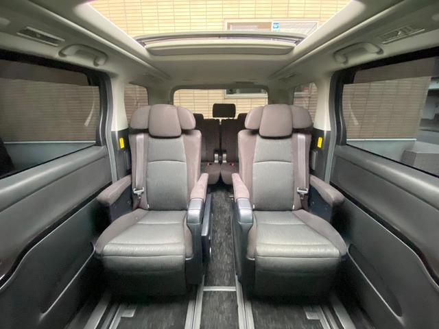 ヴェルファイア ３．５ＺＧエディション後期　サンルーフ　エグゼクティブシート　アドミレイションエアロ　マーベリック２０インチＡＷ　マフラー　ＴＥＩＮ車高調　メーカーナビ　リアエンターテイメント　バックカメラ　ＴＶ　ＣＤ／ＤＶＤ　ＢＴ音楽　ＥＴＣ　両側パワスラ　パワーバックドア（23枚目）