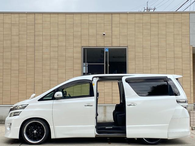 ヴェルファイア ３．５ＺＧエディション後期　サンルーフ　エグゼクティブシート　アドミレイションエアロ　マーベリック２０インチＡＷ　マフラー　ＴＥＩＮ車高調　メーカーナビ　リアエンターテイメント　バックカメラ　ＴＶ　ＣＤ／ＤＶＤ　ＢＴ音楽　ＥＴＣ　両側パワスラ　パワーバックドア（34枚目）