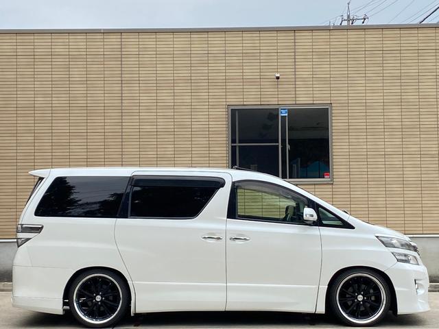 ヴェルファイア ３．５ＺＧエディション後期　サンルーフ　エグゼクティブシート　アドミレイションエアロ　マーベリック２０インチＡＷ　マフラー　ＴＥＩＮ車高調　メーカーナビ　リアエンターテイメント　バックカメラ　ＴＶ　ＣＤ／ＤＶＤ　ＢＴ音楽　ＥＴＣ　両側パワスラ　パワーバックドア（38枚目）