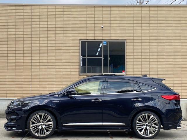 ハリアーハイブリッド プレミアムアドバンスドパッケージ サンルーフ M’Zスピード フルエアロ/4本出マフラー 21インチAW ヴァレンティテール メーカーナビ パノラミックビューモニター TV CD/DVD 走行中OK BT音楽 ETC JBLサウンド パワーバックドア 4WD(7枚目)