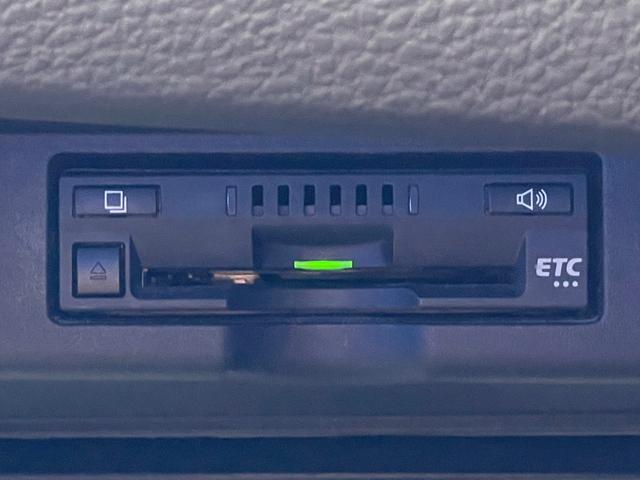 ハリアーハイブリッド プレミアムアドバンスドパッケージ サンルーフ M’Zスピード フルエアロ/4本出マフラー 21インチAW ヴァレンティテール メーカーナビ パノラミックビューモニター TV CD/DVD 走行中OK BT音楽 ETC JBLサウンド パワーバックドア 4WD(14枚目)