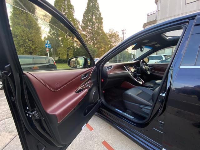 ハリアーハイブリッド プレミアムアドバンスドパッケージ サンルーフ M’Zスピード フルエアロ/4本出マフラー 21インチAW ヴァレンティテール メーカーナビ パノラミックビューモニター TV CD/DVD 走行中OK BT音楽 ETC JBLサウンド パワーバックドア 4WD(47枚目)