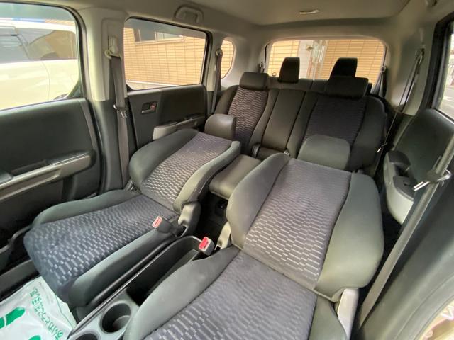 クロスロード 20Xアウトドアカスタム ネオクラシックスタイル SUV車 ベージュ×マットブラック 7人乗り 3列シート ホワイトレタータイヤ ディスプレイオーディオ バックカメラ Bluetooth音楽 USB充電 ETC オートエアコン 電格ドアミラー 全塗装ツートン(8枚目)