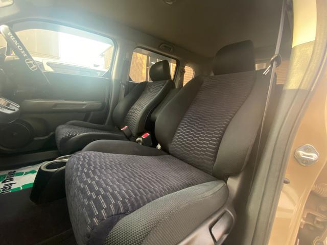 クロスロード 20Xアウトドアカスタム ネオクラシックスタイル SUV車 ベージュ×マットブラック 7人乗り 3列シート ホワイトレタータイヤ ディスプレイオーディオ バックカメラ Bluetooth音楽 USB充電 ETC オートエアコン 電格ドアミラー 全塗装ツートン(25枚目)