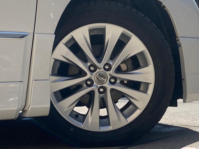 ヴェルファイア ３．５ＺＧエディション　黒革調シート　アドミレイションエアロ　純正１８ＡＷ　マフラーカッター　エグゼクティブシート　トヨタ純正ナビ／後席モニター　バックカメラ　ＴＶ　ＣＤ／ＤＶＤ　ＥＴＣ　両側パワスラ　パワーバックドア　クリアランスソナー　クルーズコントロール（4枚目）