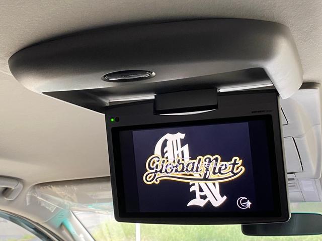 ヴェルファイア ３．５ＺＧエディション　黒革調シート　アドミレイションエアロ　純正１８ＡＷ　マフラーカッター　エグゼクティブシート　トヨタ純正ナビ／後席モニター　バックカメラ　ＴＶ　ＣＤ／ＤＶＤ　ＥＴＣ　両側パワスラ　パワーバックドア　クリアランスソナー　クルーズコントロール（9枚目）