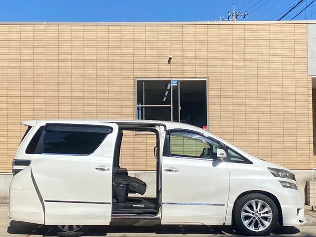 ヴェルファイア ３．５ＺＧエディション　黒革調シート　アドミレイションエアロ　純正１８ＡＷ　マフラーカッター　エグゼクティブシート　トヨタ純正ナビ／後席モニター　バックカメラ　ＴＶ　ＣＤ／ＤＶＤ　ＥＴＣ　両側パワスラ　パワーバックドア　クリアランスソナー　クルーズコントロール（35枚目）