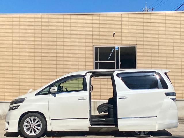 ヴェルファイア ３．５ＺＧエディション　黒革調シート　アドミレイションエアロ　純正１８ＡＷ　マフラーカッター　エグゼクティブシート　トヨタ純正ナビ／後席モニター　バックカメラ　ＴＶ　ＣＤ／ＤＶＤ　ＥＴＣ　両側パワスラ　パワーバックドア　クリアランスソナー　クルーズコントロール（37枚目）