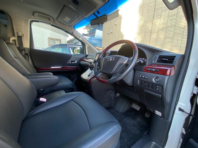 ヴェルファイア ３．５ＺＧエディション　黒革調シート　アドミレイションエアロ　純正１８ＡＷ　マフラーカッター　エグゼクティブシート　トヨタ純正ナビ／後席モニター　バックカメラ　ＴＶ　ＣＤ／ＤＶＤ　ＥＴＣ　両側パワスラ　パワーバックドア　クリアランスソナー　クルーズコントロール（38枚目）