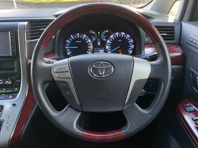 ヴェルファイア ３．５ＺＧエディション　黒革調シート　アドミレイションエアロ　純正１８ＡＷ　マフラーカッター　エグゼクティブシート　トヨタ純正ナビ／後席モニター　バックカメラ　ＴＶ　ＣＤ／ＤＶＤ　ＥＴＣ　両側パワスラ　パワーバックドア　クリアランスソナー　クルーズコントロール（41枚目）