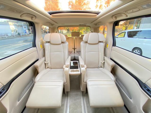 アルファード ３５０ＧＬパッケージ　後期　４ＷＤ　２．９万キロ　サンルーフ　本革シート　モデリスタ電動サイドステップ　メーカーナビ　リアエンターテイメント　パノラミックビューモニター　ＴＶ　ＣＤ／ＤＶＤ　ＢＴ音楽　ＥＴＣ　プレミアムサウンド　両側パワスラ　パワーバックドア（21枚目）