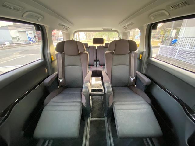 ヴェルファイア ３．５ＺＧエディション　後期型　４ＷＤ　純正エアロ　エグゼクティブシート　トヨタ純正ナビ／１１インチ後席モニター　バックカメラ　ＴＶ　ＣＤ／ＤＶＤ　走行中視聴ＯＫ　Ｂｌｕｅｔｏｏｔｈ音楽　ＥＴＣ　クルコント　前後ソナー　両側パワスラ　パワーバックドア（7枚目）