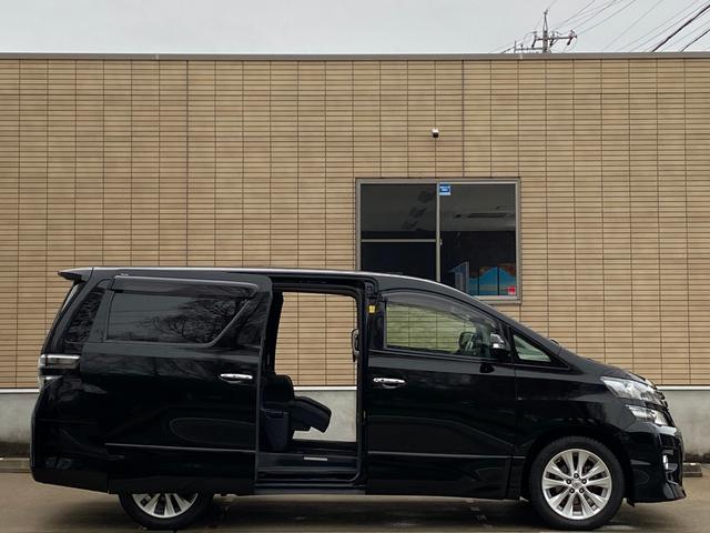 ヴェルファイア ３．５ＺＧエディション　後期型　４ＷＤ　純正エアロ　エグゼクティブシート　トヨタ純正ナビ／１１インチ後席モニター　バックカメラ　ＴＶ　ＣＤ／ＤＶＤ　走行中視聴ＯＫ　Ｂｌｕｅｔｏｏｔｈ音楽　ＥＴＣ　クルコント　前後ソナー　両側パワスラ　パワーバックドア（33枚目）