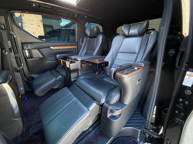 アルファード 3.5エグゼクティブラウンジ サンルーフ 黒本革 モデリスタ フルエアロ メーカーナビ リアエンターテイメント JBLサウンド パノラミックビューモニター TV CD/DVD 走行中OK BT音楽 ETC 両側パワスラ パワーバックドア トヨタセーフティーセンス(21枚目)