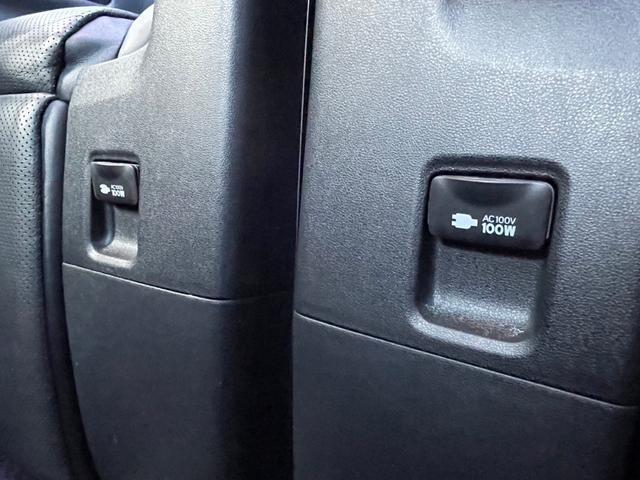 アルファード 3.5エグゼクティブラウンジ サンルーフ 黒本革 モデリスタ フルエアロ メーカーナビ リアエンターテイメント JBLサウンド パノラミックビューモニター TV CD/DVD 走行中OK BT音楽 ETC 両側パワスラ パワーバックドア トヨタセーフティーセンス(27枚目)