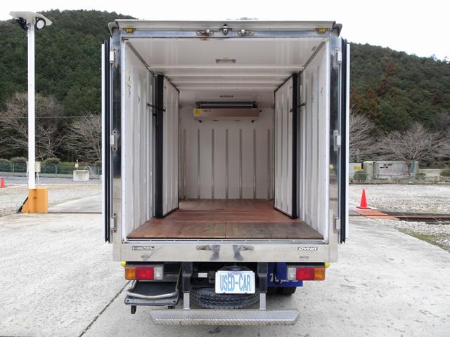 　低温冷凍車　東プレ　－３０〜３０℃設定　左片開き扉　スタンバイ機能付　２室簡易間仕切り構造　　標準幅　１０尺　２トン積載　アドブルー不要(7枚目)