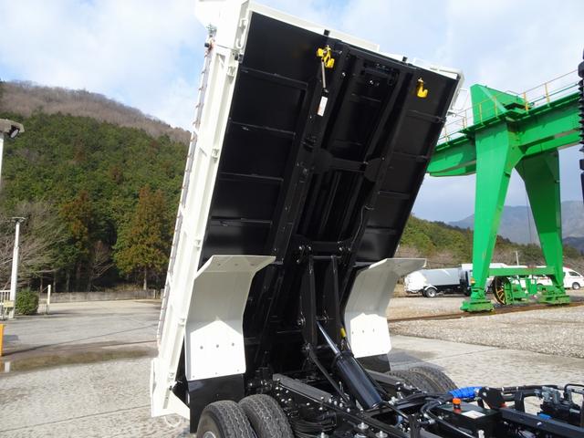 デュトロ 　ローダーダンプ　新明和工業製　３６５０ｋｇ積載　３方開あおり　道板兼用テールゲート　ワイド　セミロング　高床　ローダーラジコン付　アドブルー不要（26枚目）