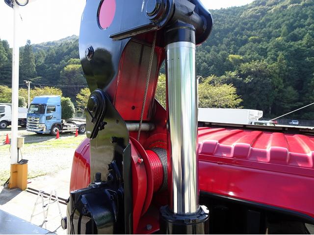 ヒノレンジャー 　増トン　４段セルフクレーン付　スライドローダー　一般型　６．４トン積載　横根太増し　標準幅　ベッド付　５．９ｍ長ボディ　油圧式リヤゲート　２６０馬力（13枚目）
