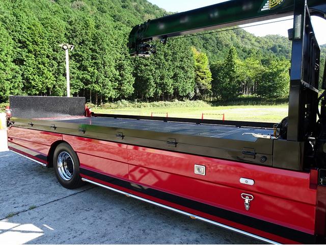 ヒノレンジャー 　増トン　４段セルフクレーン付　スライドローダー　一般型　６．４トン積載　横根太増し　標準幅　ベッド付　５．９ｍ長ボディ　油圧式リヤゲート　２６０馬力（32枚目）