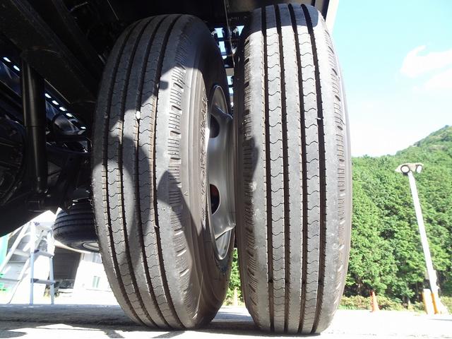 タイタントラック  積載車 セーフティローダー 車載専用車 3350kg積載 ワイド 荷台長5.7m 古河ユニック NEO5 ウインチ ラジコン付 エルフOEM AT車(76枚目)