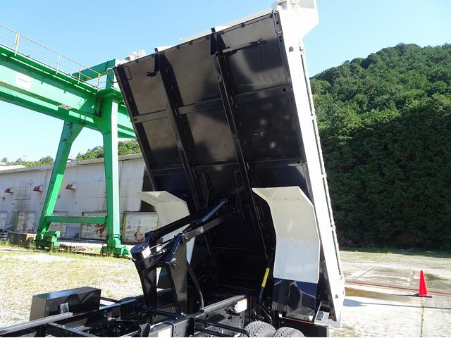フォワード 　土砂ダンプ　電動コボレーン付　極東開発工業製　３．６トン積載　標準幅　ベッドレス　ショートキャブ　角底　強化一方開　容積約２．２４ｍ３　１９０馬力（20枚目）