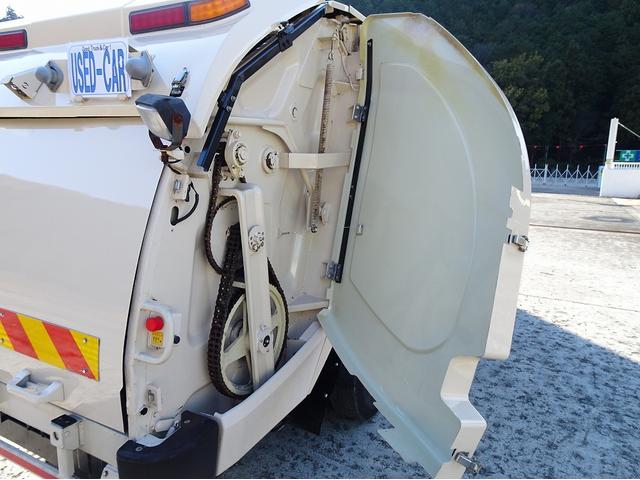 エルフトラック 　回転ダンプ式パッカー　５．１ｍ３　フジマイティー製　３．４トン積載　汚水タンク付　標準幅　１０尺規格車　アドブルー不要　１５０馬力（27枚目）