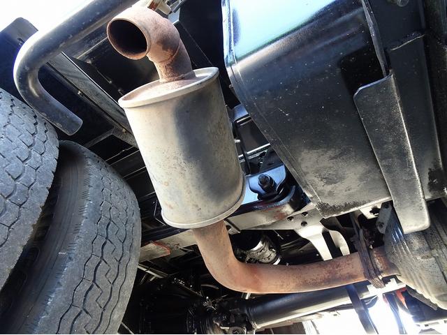 エルフトラック 　回転ダンプ式パッカー　５．１ｍ３　フジマイティー製　３．４トン積載　汚水タンク付　標準幅　１０尺規格車　アドブルー不要　１５０馬力（39枚目）