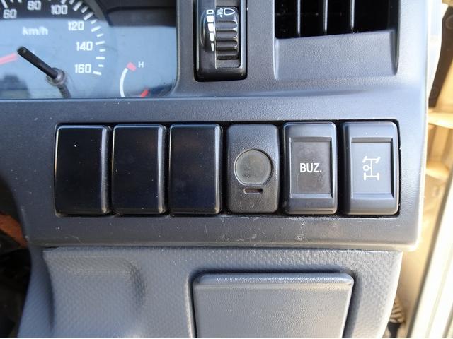 エルフトラック 　回転ダンプ式パッカー　５．１ｍ３　フジマイティー製　３．４トン積載　汚水タンク付　標準幅　１０尺規格車　アドブルー不要　１５０馬力（61枚目）