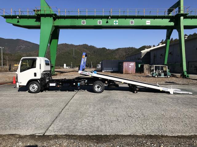 エルフトラック 　車両運搬車　スーパーセルフローダ　３トン積載　タダノ　ラジコン　ウインチ付　床上固縛装置　ワイド幅　全低床　荷台長５．７ｍ　９速ＡＭＴ　１５０馬力（5枚目）