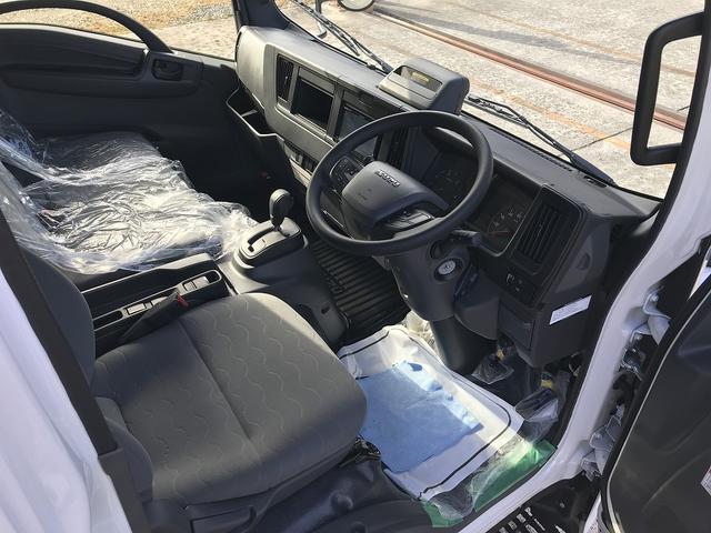 エルフトラック 　車両運搬車　スーパーセルフローダ　３トン積載　タダノ　ラジコン　ウインチ付　床上固縛装置　ワイド幅　全低床　荷台長５．７ｍ　９速ＡＭＴ　１５０馬力（8枚目）