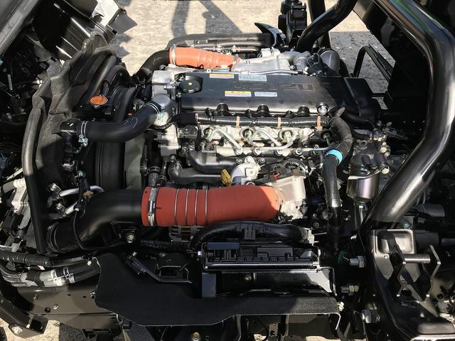 エルフトラック 　車両運搬車　スーパーセルフローダ　３トン積載　タダノ　ラジコン　ウインチ付　床上固縛装置　ワイド幅　全低床　荷台長５．７ｍ　９速ＡＭＴ　１５０馬力（10枚目）