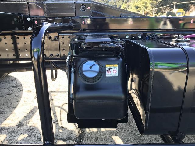 エルフトラック 　車両運搬車　スーパーセルフローダ　３トン積載　タダノ　ラジコン　ウインチ付　床上固縛装置　ワイド幅　全低床　荷台長５．７ｍ　９速ＡＭＴ　１５０馬力（41枚目）