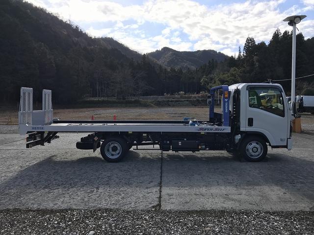 エルフトラック 　車両運搬車　スーパーセルフローダ　３トン積載　タダノ　ラジコン　ウインチ付　床上固縛装置　ワイド幅　全低床　荷台長５．７ｍ　９速ＡＭＴ　１５０馬力（53枚目）