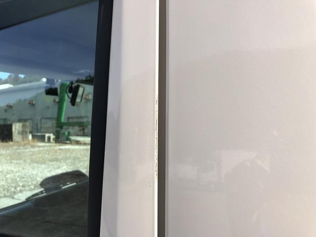 エルフトラック 　プレス式パッカー　６．０ｍ３　新明和工業製　連続積込　汚水タンク付　逆流防止装置　２９５０ｋｇ積載　ワイド　１１尺ミドル　６速ＭＴ　１５０馬力　リヤシャッター式扉（68枚目）