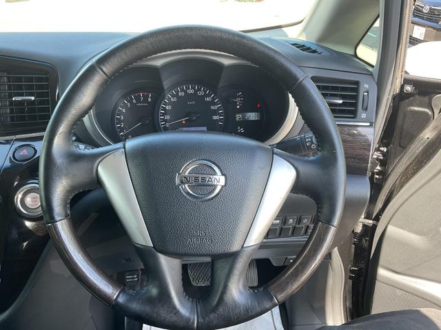 エルグランド 250ハイウェイスターアーバンクロムブラックレザー アルパイン製8インチHDDナビ・フリップダウンリアモニター・フルセグTV・DVD再生・Bluetooth・パワースライドドア・LEDビーム・革シートヒーター&パワーシート・クール&ホットBOX(17枚目)