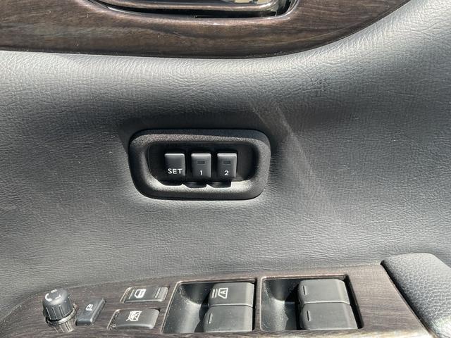 エルグランド 250ハイウェイスターアーバンクロムブラックレザー アルパイン製8インチHDDナビ・フリップダウンリアモニター・フルセグTV・DVD再生・Bluetooth・パワースライドドア・LEDビーム・革シートヒーター&パワーシート・クール&ホットBOX(30枚目)