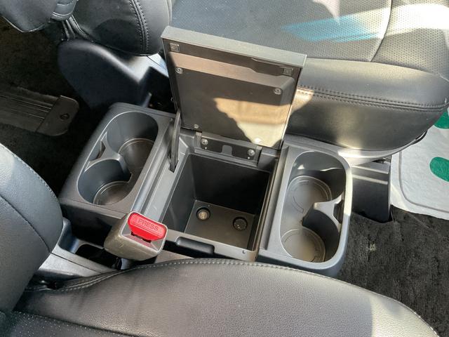 デリカD:5 ローデスト G パワーパッケージ HDDナビ・フルセグTV・Bluetooth・バックカメラ・ETC・両側電動スライドドア・パドルシフト・社外アルミ・シートカバー・クルーズコントロール・オートライト・社外LEDフォグ・社外LEDヘッド(43枚目)