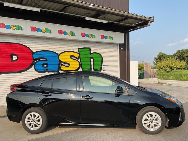 プリウス Sセーフティプラス 純正SDナビ・フルセグTV・bluetooth・バックカメラ・ETC・LEDオートライト・LEDフォグ・ステアリングスイッチ・クルーズコントロール・オートハイビーム・車線逸脱警告・衝突軽減サポート(3枚目)