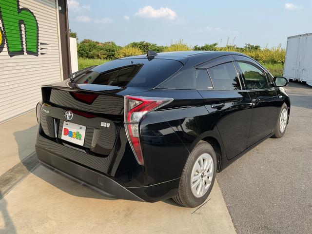 プリウス Sセーフティプラス 純正SDナビ・フルセグTV・bluetooth・バックカメラ・ETC・LEDオートライト・LEDフォグ・ステアリングスイッチ・クルーズコントロール・オートハイビーム・車線逸脱警告・衝突軽減サポート(5枚目)