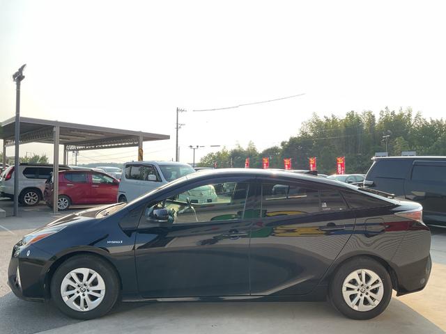 プリウス Sセーフティプラス 純正SDナビ・フルセグTV・bluetooth・バックカメラ・ETC・LEDオートライト・LEDフォグ・ステアリングスイッチ・クルーズコントロール・オートハイビーム・車線逸脱警告・衝突軽減サポート(11枚目)