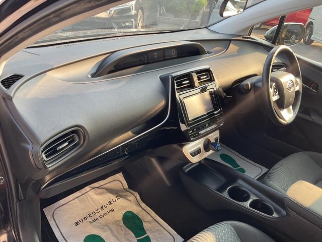 プリウス Sセーフティプラス 純正SDナビ・フルセグTV・bluetooth・バックカメラ・ETC・LEDオートライト・LEDフォグ・ステアリングスイッチ・クルーズコントロール・オートハイビーム・車線逸脱警告・衝突軽減サポート(25枚目)