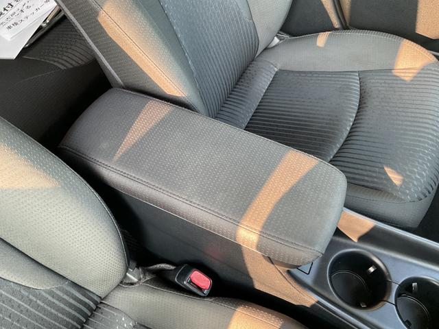 プリウス Sセーフティプラス 純正SDナビ・フルセグTV・bluetooth・バックカメラ・ETC・LEDオートライト・LEDフォグ・ステアリングスイッチ・クルーズコントロール・オートハイビーム・車線逸脱警告・衝突軽減サポート(37枚目)