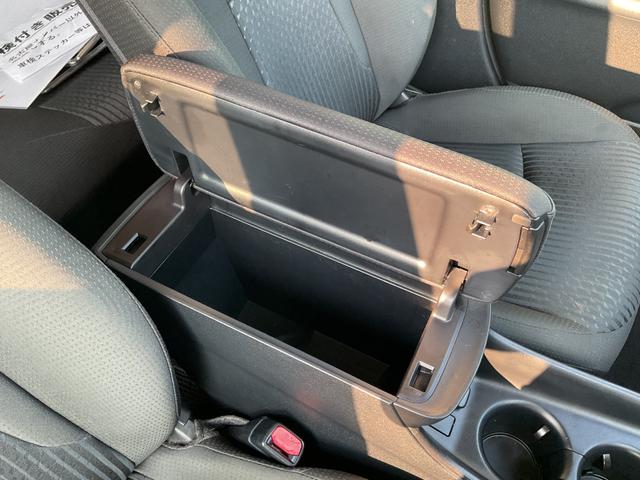 プリウス Sセーフティプラス 純正SDナビ・フルセグTV・bluetooth・バックカメラ・ETC・LEDオートライト・LEDフォグ・ステアリングスイッチ・クルーズコントロール・オートハイビーム・車線逸脱警告・衝突軽減サポート(38枚目)