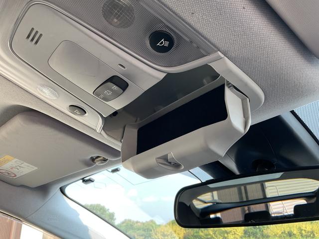 プリウス Sセーフティプラス 純正SDナビ・フルセグTV・bluetooth・バックカメラ・ETC・LEDオートライト・LEDフォグ・ステアリングスイッチ・クルーズコントロール・オートハイビーム・車線逸脱警告・衝突軽減サポート(39枚目)