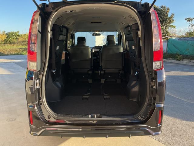 エスクァイア ハイブリッドGi 純正ナビ・フルセグTV・DVD再生・Bluetooth・TRDフルエアロ・ETC・両側パワースライドドア・バックカメラ・LEDオートライト・左右フロントシートヒーター・置くだけ充電・ルーフスピーカー(18枚目)