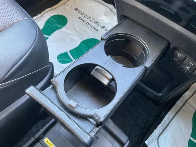 エスクァイア ハイブリッドGi 純正ナビ・フルセグTV・DVD再生・Bluetooth・TRDフルエアロ・ETC・両側パワースライドドア・バックカメラ・LEDオートライト・左右フロントシートヒーター・置くだけ充電・ルーフスピーカー(34枚目)