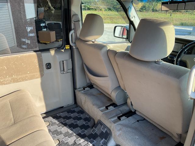 アトレーワゴン カスタムターボＲＳリミテッド　パナソニックＳＤナビ・フルセグＴＶ・Ｂｌｕｅｔｏｏｔｈ・ＤＶＤ・バックカメラ・ＥＴＣ・純正アルミ・ＨＩＤヘッドライト・車内システムラック・ドアバイザー・Ｒ５面フィルム（19枚目）