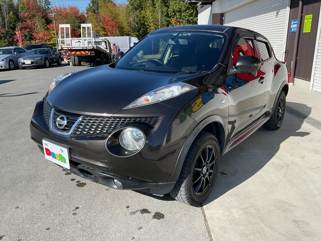 ジューク １５ＲＳ　タイプＶ　純正ナビ・ワンセグＴＶ・ハンズフリー・ＥＴＣ・社外１６インチアルミホイール・オートリトラミラー・スマートキー・プッシュスタート・プライバシーガラス（10枚目）