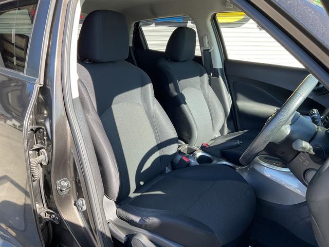 ジューク １５ＲＳ　タイプＶ　純正ナビ・ワンセグＴＶ・ハンズフリー・ＥＴＣ・社外１６インチアルミホイール・オートリトラミラー・スマートキー・プッシュスタート・プライバシーガラス（16枚目）