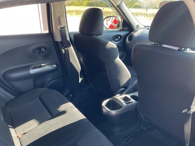 ジューク １５ＲＳ　タイプＶ　純正ナビ・ワンセグＴＶ・ハンズフリー・ＥＴＣ・社外１６インチアルミホイール・オートリトラミラー・スマートキー・プッシュスタート・プライバシーガラス（17枚目）